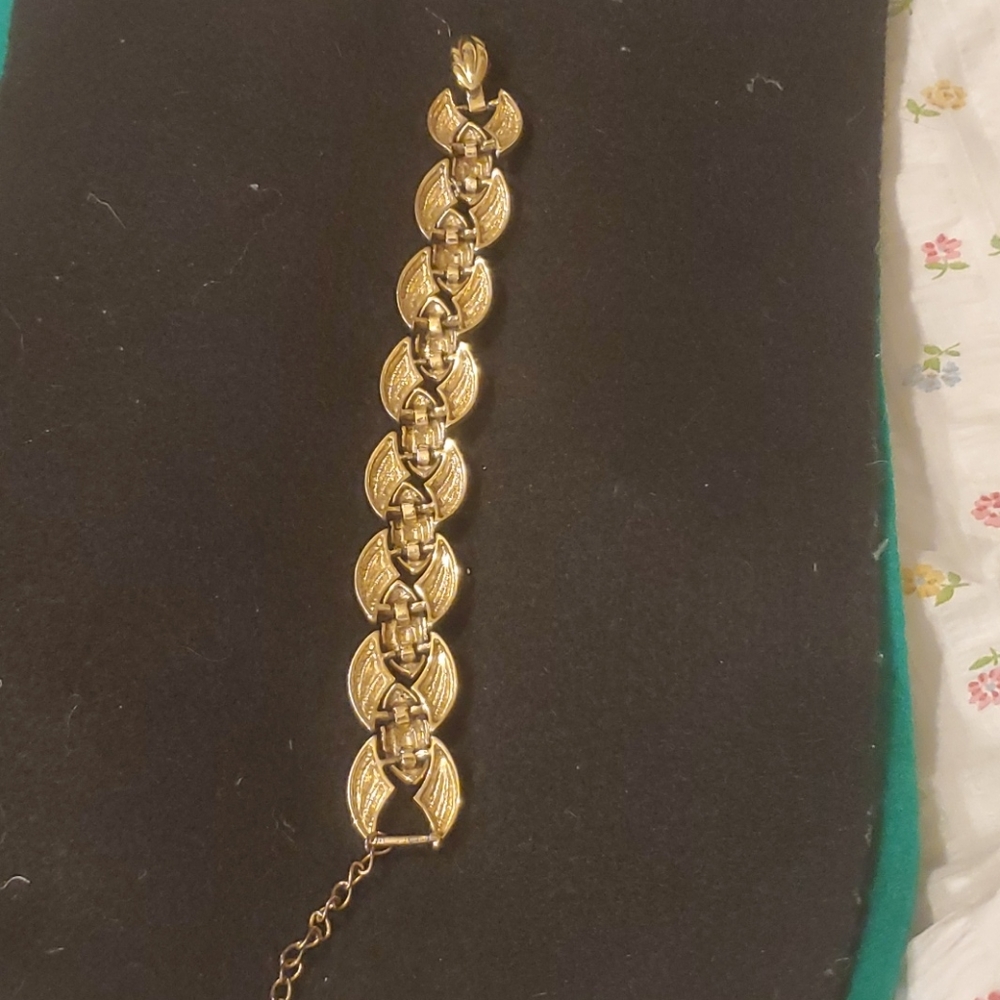 Jewelry - Picture 2 of 2